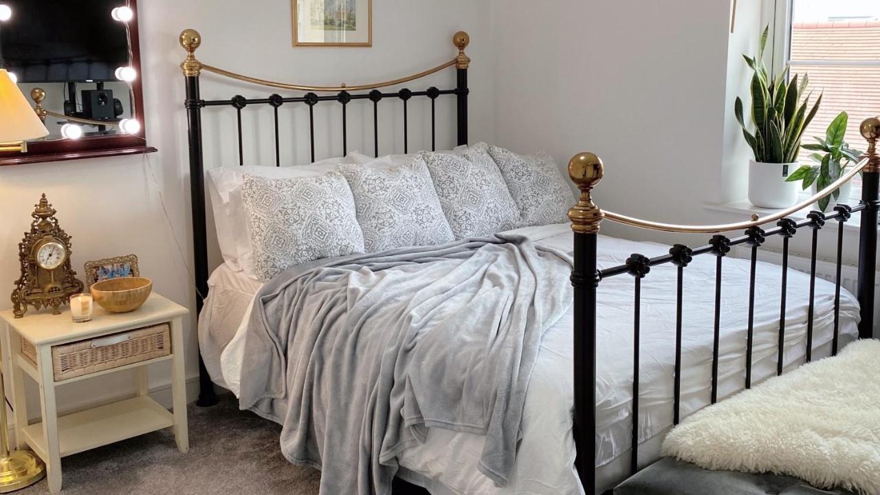 Entire home: Bicester Village 10min walk  Buitenkant foto