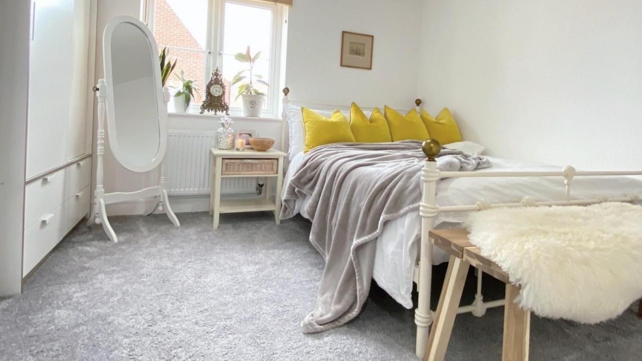 Entire home: Bicester Village 10min walk  Buitenkant foto
